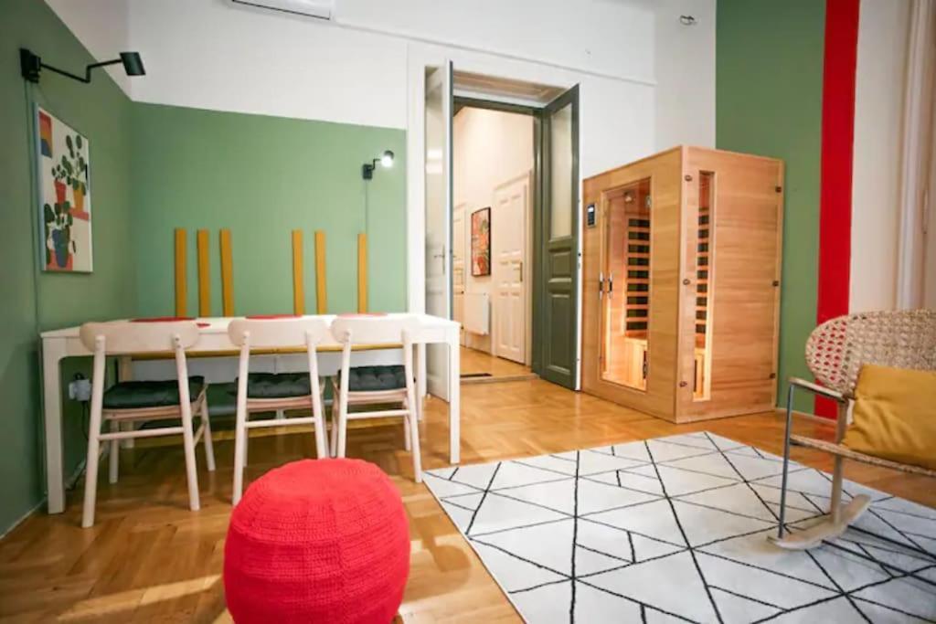 Unwind In Style W Sauna Dsgn 2Br Home Budapeste Exterior foto