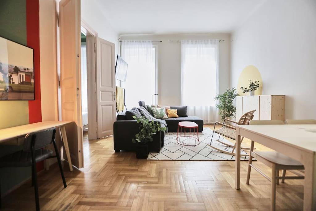 Unwind In Style W Sauna Dsgn 2Br Home Budapeste Exterior foto