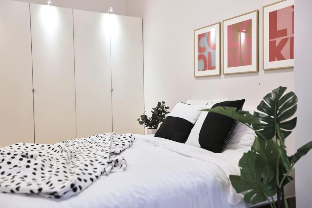 Unwind In Style W Sauna Dsgn 2Br Home Budapeste Exterior foto