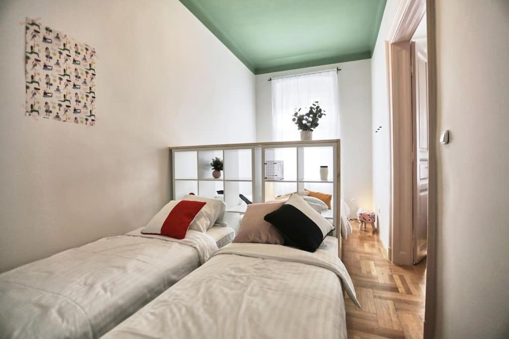 Unwind In Style W Sauna Dsgn 2Br Home Budapeste Exterior foto