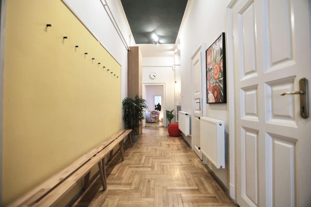 Unwind In Style W Sauna Dsgn 2Br Home Budapeste Exterior foto