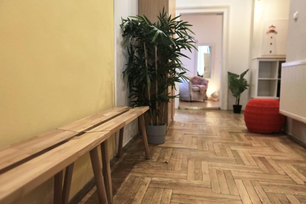 Unwind In Style W Sauna Dsgn 2Br Home Budapeste Exterior foto